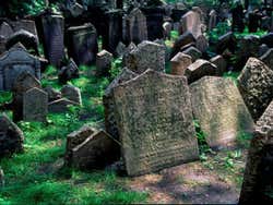 Antiguo cementerio judio de Praga