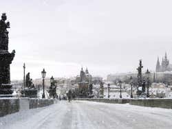Praga nevada en invierno
