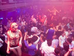 Salir de noche en Praga, Duplex